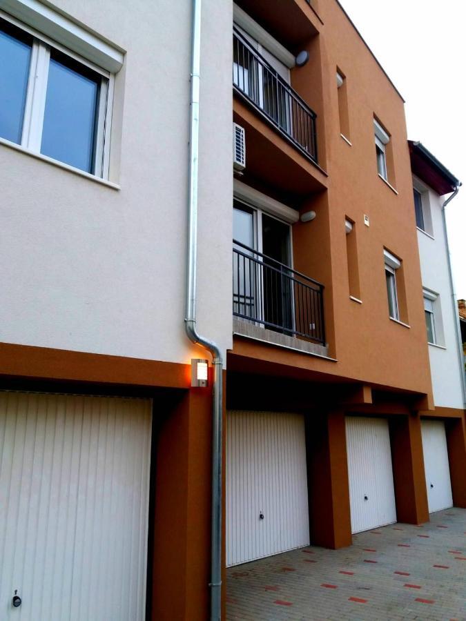 Olga Apartman Szeged Bagian luar foto